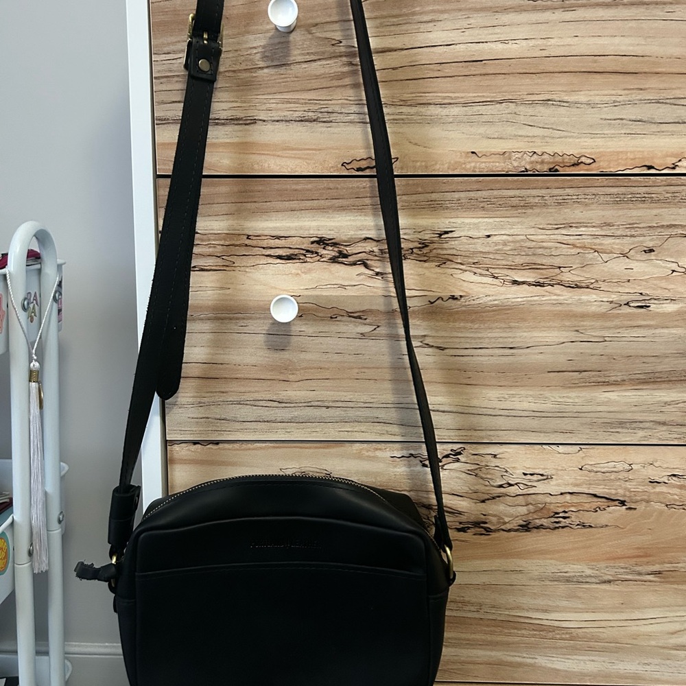 Portland Lester Black Leather Camera Crossbody Bag
